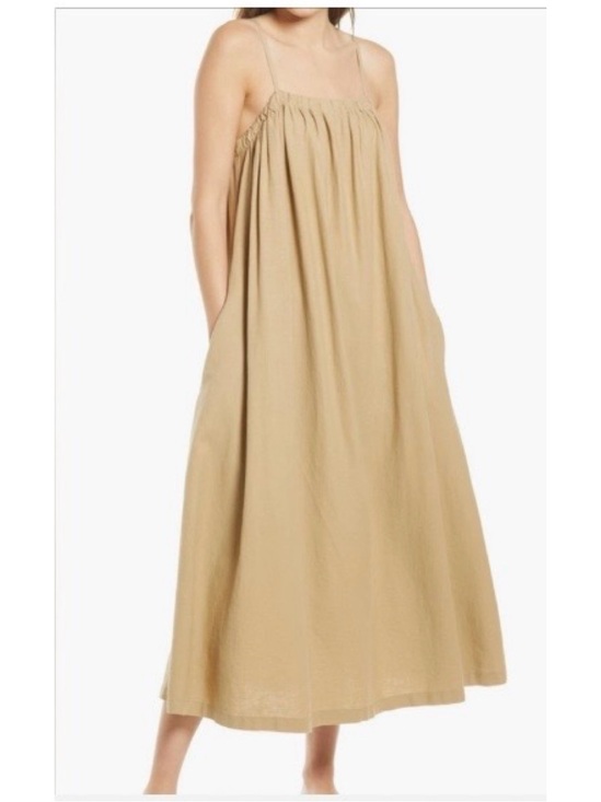 Treasure & Bond Dresses & Skirts - Tan Maxi Flowy Dress w/ Spaghetti Straps